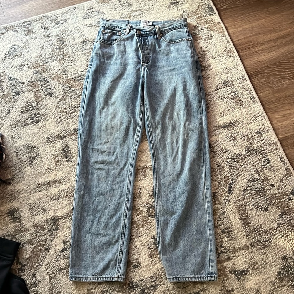 ASYMMETRIC STRAIGHT LEG JEAN LIGHT WASH DENIM